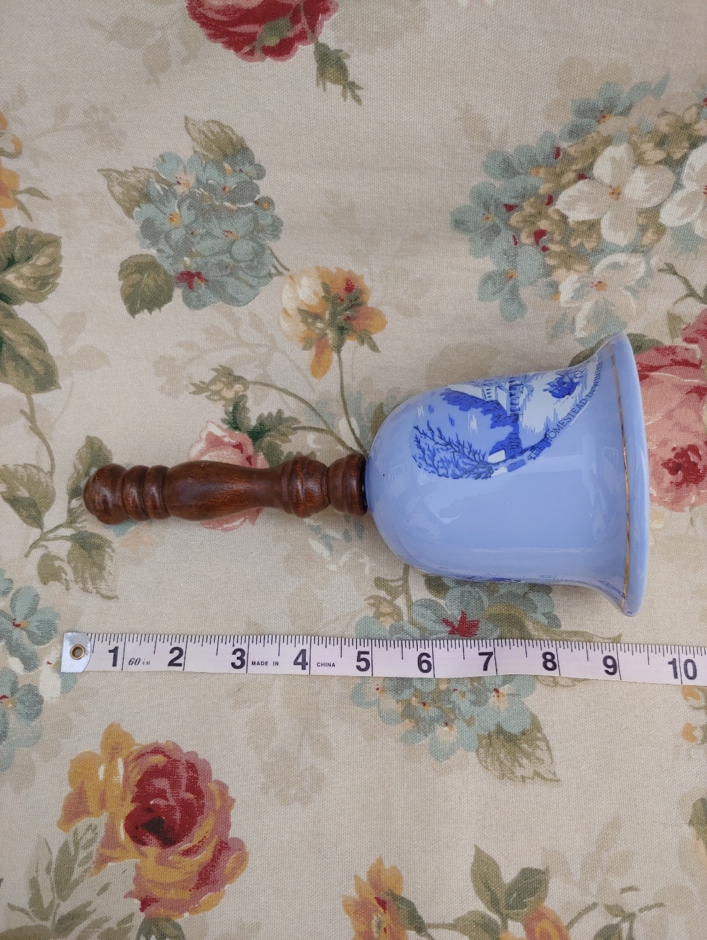 Vintage 1979 Currier & Ives Blue Porcelain Bell Musical Box - Picture 3 of 14